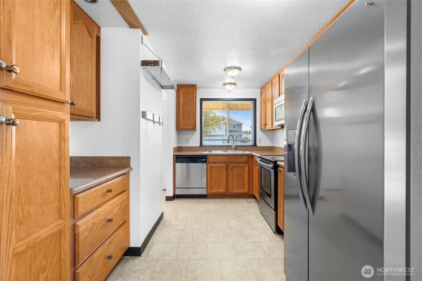 Property photo for 988 Ridgeway Drive, Oak Harbor photo 9