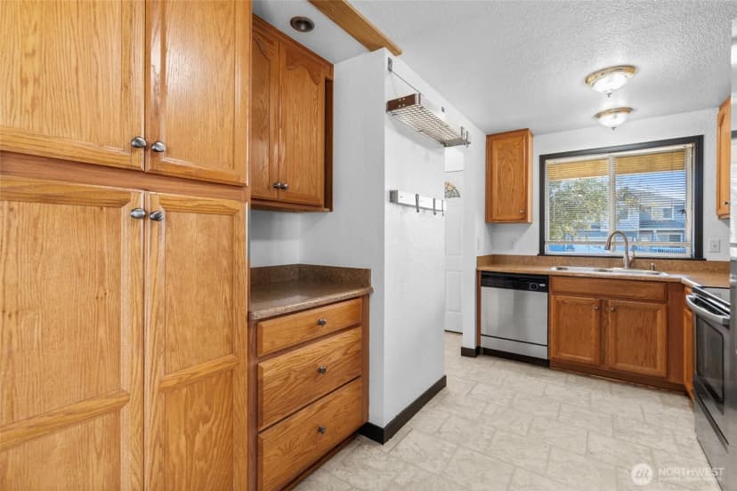 Property photo for 988 Ridgeway Drive, Oak Harbor photo 14