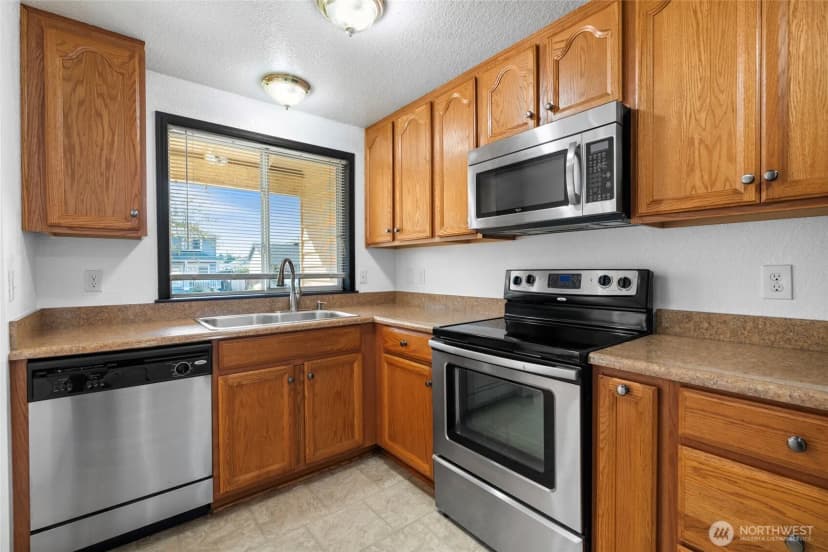 Property photo for 988 Ridgeway Drive, Oak Harbor photo 11