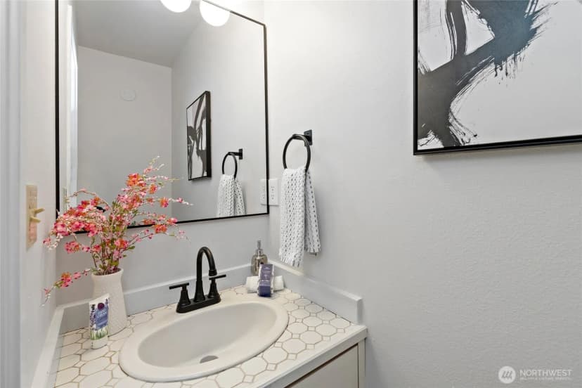 Property photo for 218 31st Ave S, Seattle photo 15