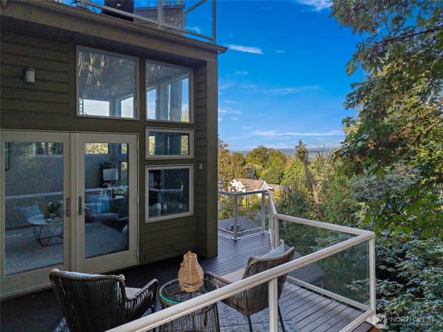 Property photo for 218 31st Ave S, Seattle photo 4