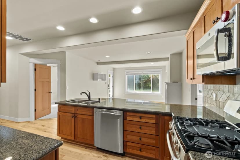 Property photo for 6320 65th Avenue Nw, Gig Harbor photo 18