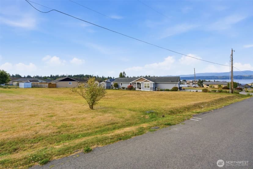 Property photo for 5067 Ne Canal Lane, Hansville photo 6