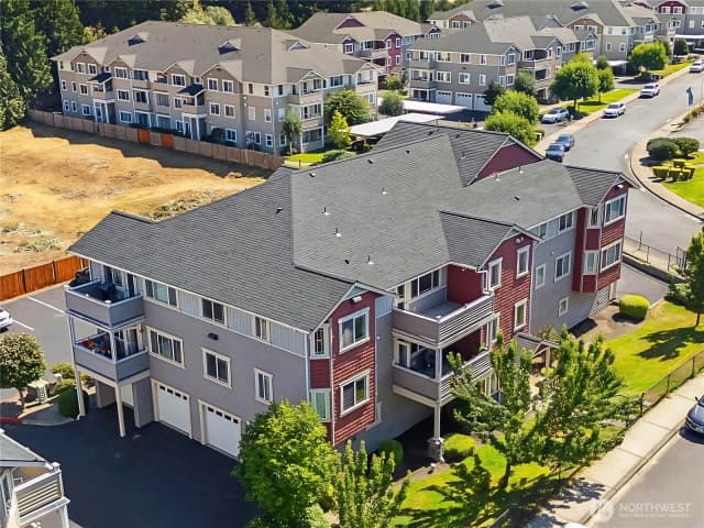 Property photo for 13215 97th Avenue E #304, Puyallup photo 2
