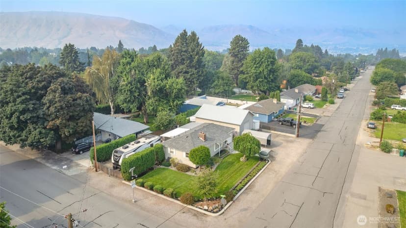 Property photo for 1388 Tedford Street Se, East Wenatchee