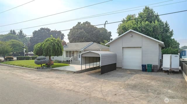 Property photo for 1388 Tedford Street Se, East Wenatchee photo 3