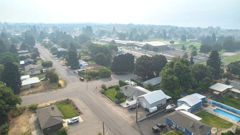 Property photo for 1388 Tedford Street Se, East Wenatchee photo 8