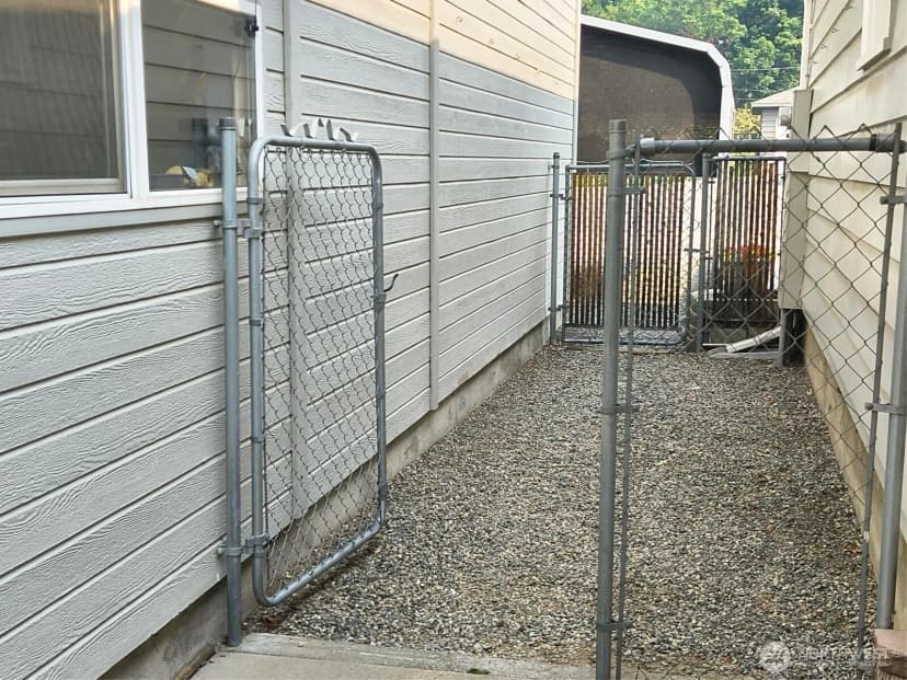 Property photo for 1388 Tedford Street Se, East Wenatchee photo 37
