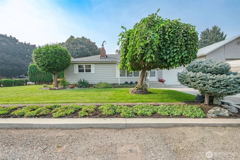 Property photo for 1388 Tedford Street Se, East Wenatchee photo 5