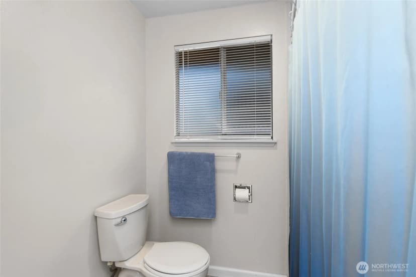 Property photo for 20224 106th Avenue Se, Kent photo 15