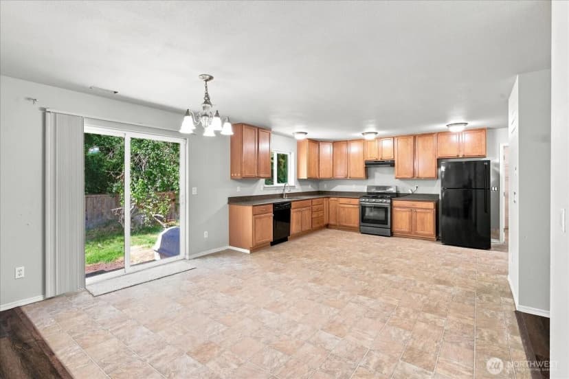 Property photo for 33511 38th Ave S, Federal Way photo 10