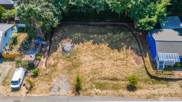 Property photo for 2411 Sw 104th Street, Seattle photo 3