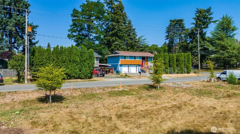 Property photo for 2411 Sw 104th Street, Seattle photo 8