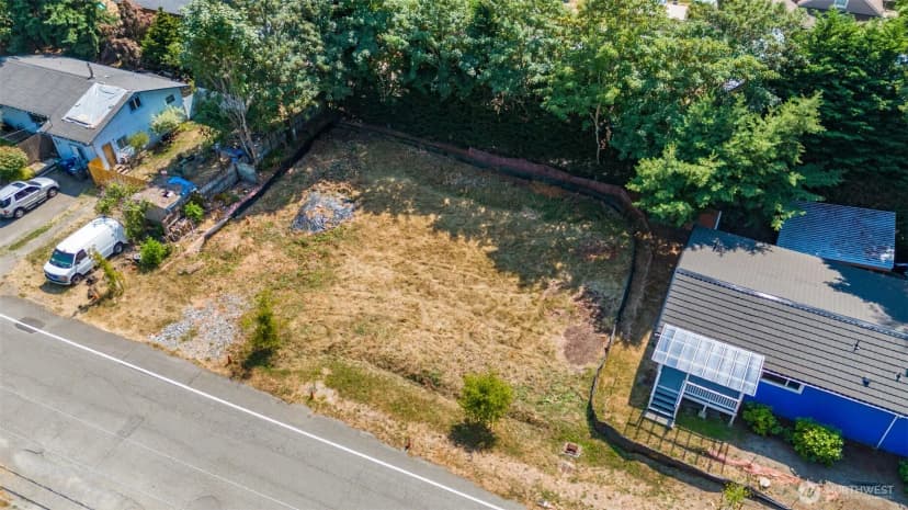 Property photo for 2411 Sw 104th Street, Seattle photo 10