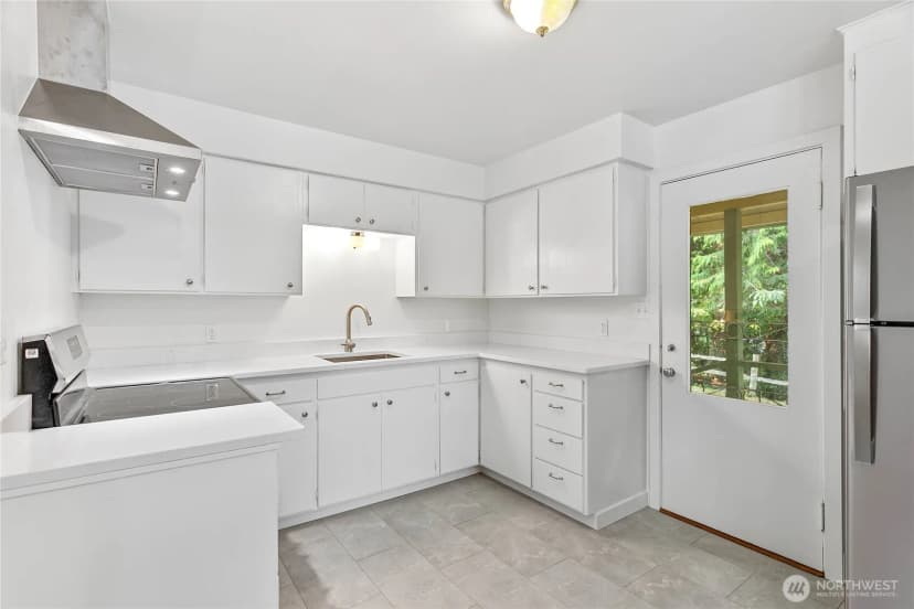 Property photo for 4541 Cable Street, Bellingham photo 10