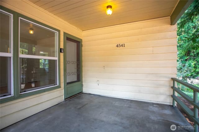 Property photo for 4541 Cable Street, Bellingham photo 3
