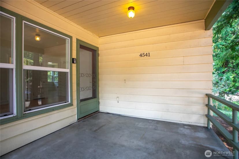 Property photo for 4541 Cable Street, Bellingham photo 3