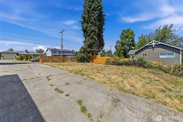 Property photo for 13426 22nd Avenue S, Seattle photo 3