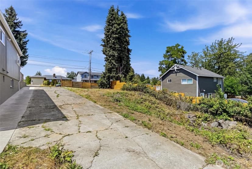 Property photo for 13426 22nd Avenue S, Seattle photo 4