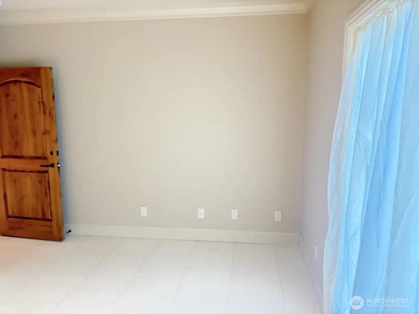 Property photo for 3307 Ne 7th Street, Renton photo 24