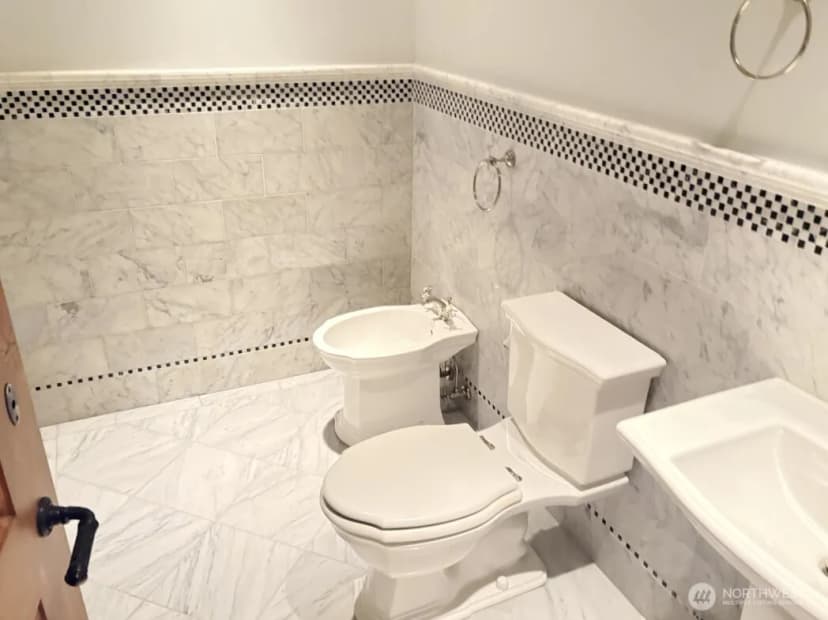 Property photo for 3307 Ne 7th Street, Renton photo 20