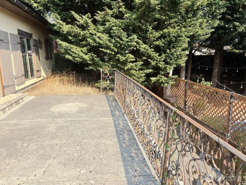 Property photo for 3307 Ne 7th Street, Renton photo 35
