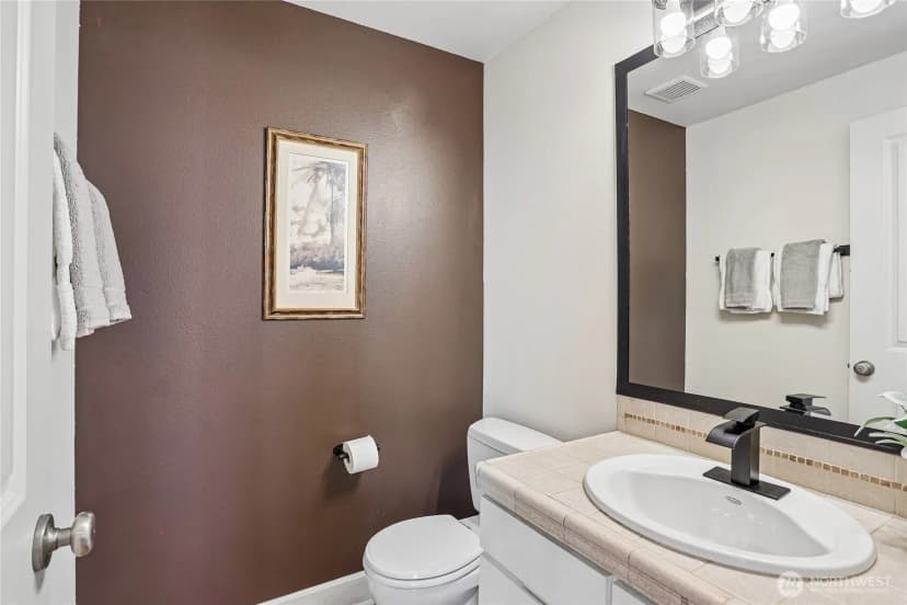 Property photo for 10214 1st Avenue Nw #b, Seattle photo 12