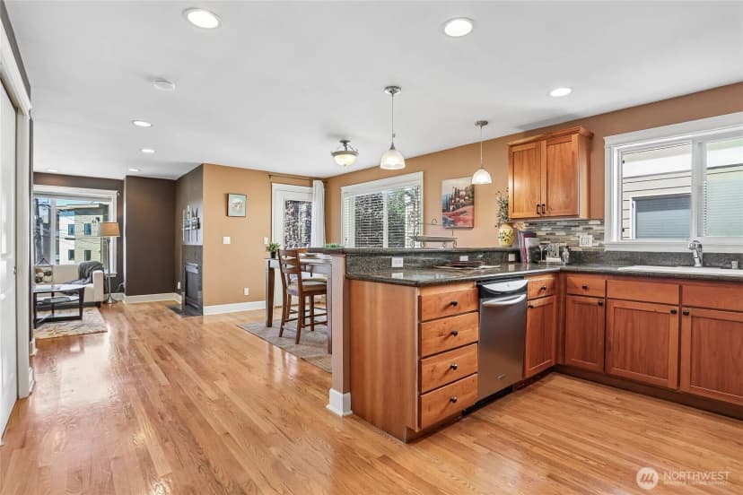 Property photo for 10214 1st Avenue Nw #b, Seattle photo 9