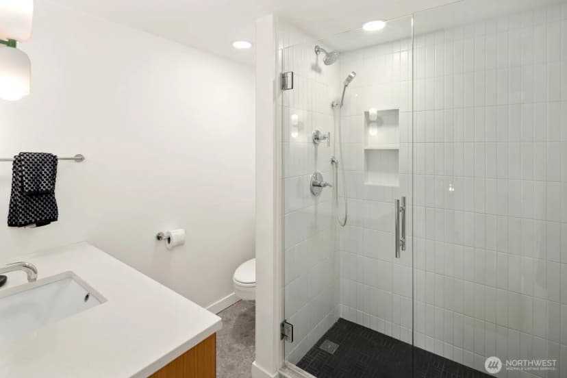 Property photo for 905 Cherry Street #205, Seattle photo 15