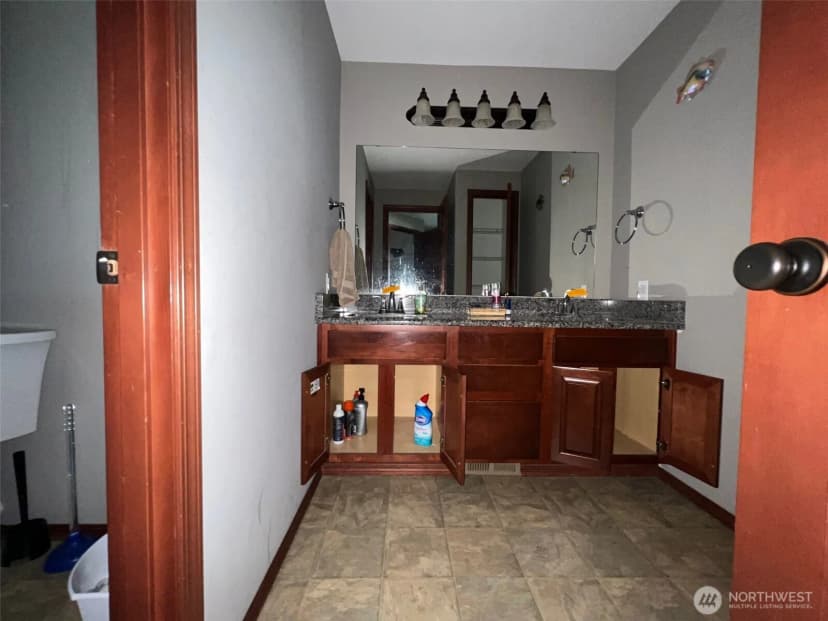 Property photo for 30510 37th Avenue E, Graham photo 11