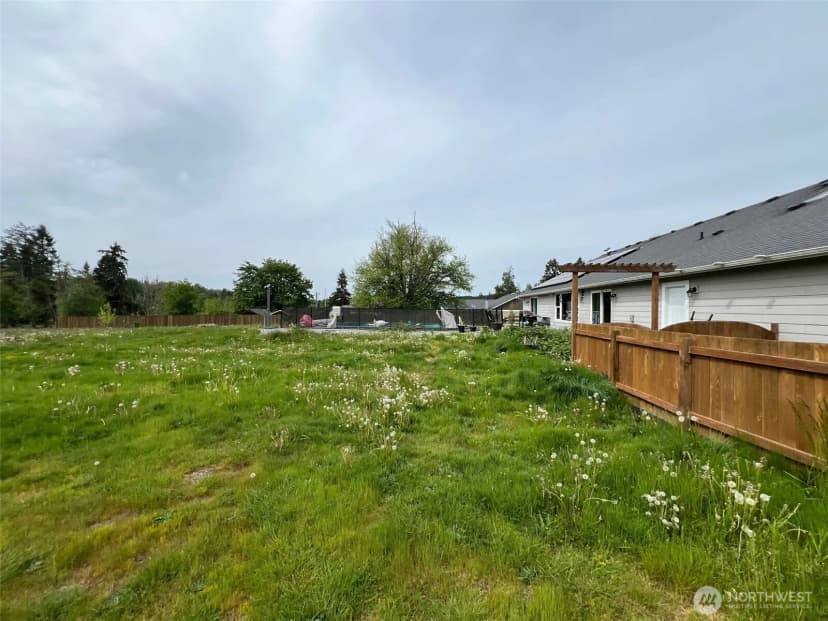 Property photo for 30510 37th Avenue E, Graham photo 18