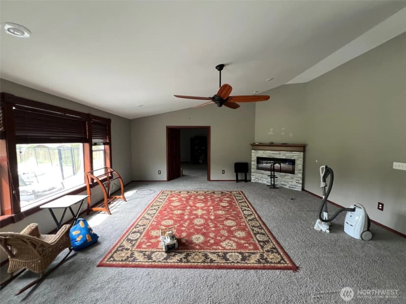 Property photo for 30510 37th Avenue E, Graham photo 7