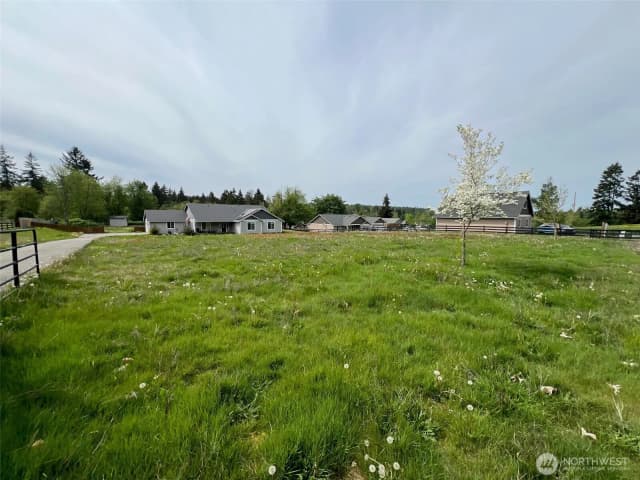 Property photo for 30510 37th Avenue E, Graham photo 3
