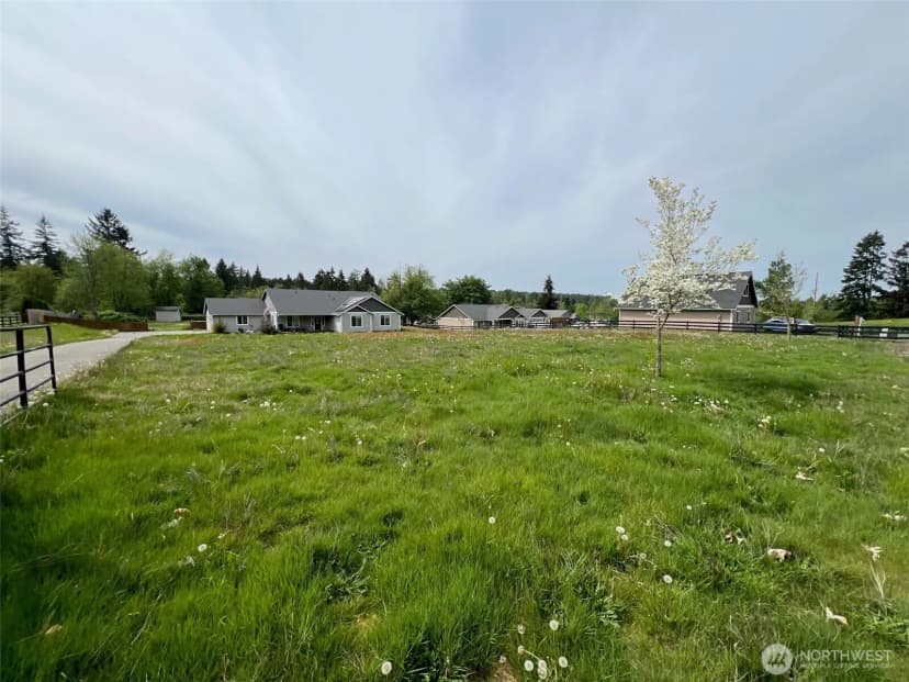 Property photo for 30510 37th Avenue E, Graham photo 3