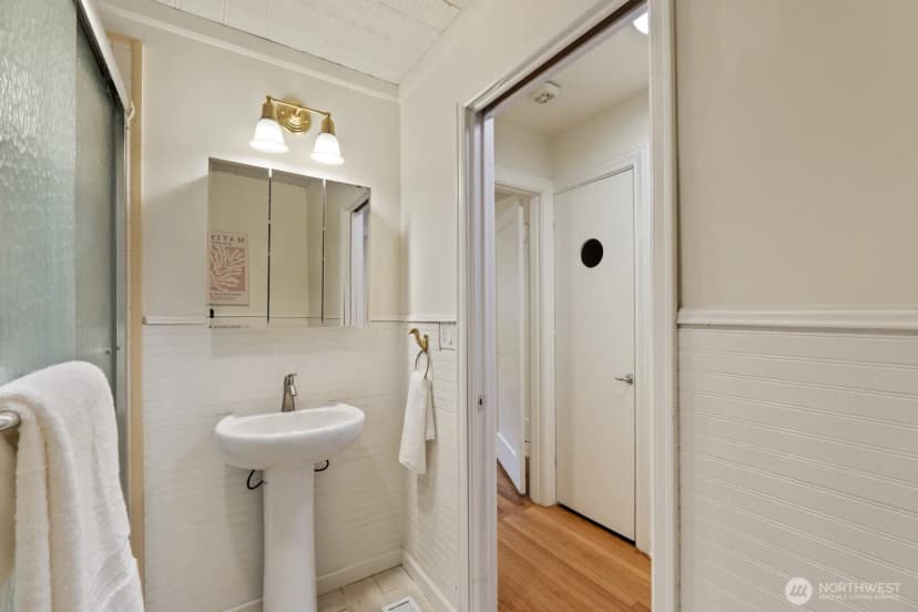 Property photo for 819 Ne 100th Street, Seattle photo 13