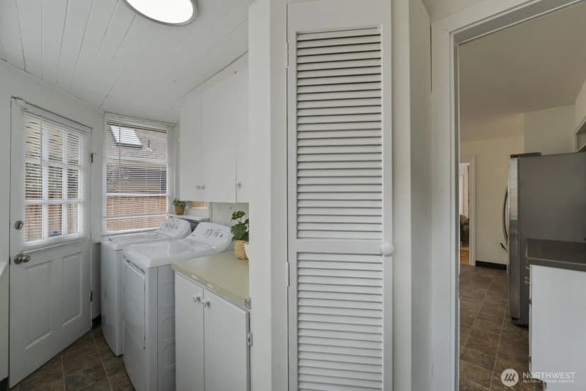 Property photo for 819 Ne 100th Street, Seattle photo 9