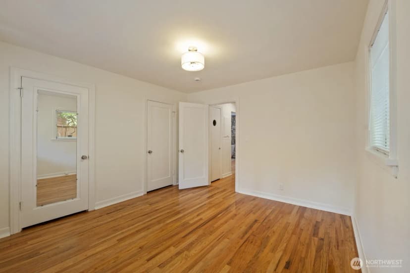 Property photo for 819 Ne 100th Street, Seattle photo 10