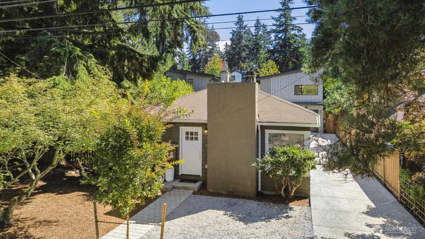 Property photo for 819 Ne 100th Street, Seattle