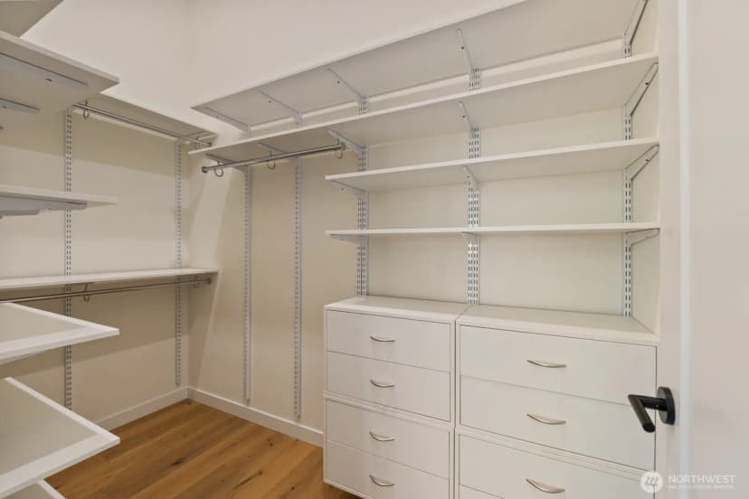 Property photo for 817 Ne 100th Street, Seattle photo 13