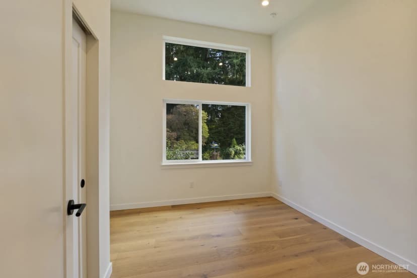 Property photo for 817 Ne 100th Street, Seattle photo 16