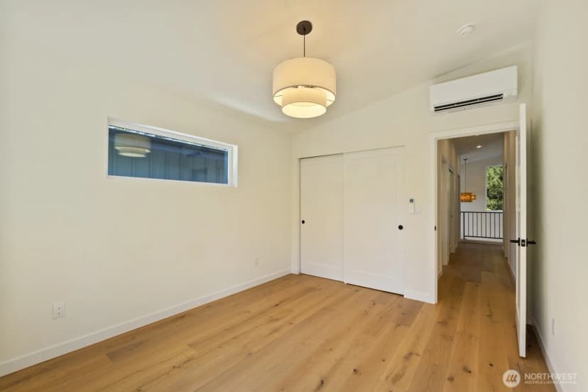 Property photo for 817 Ne 100th Street, Seattle photo 22