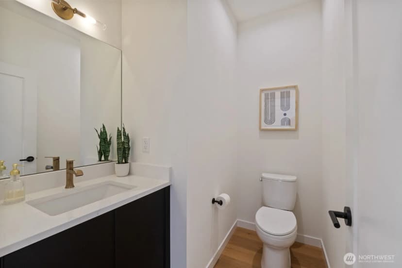 Property photo for 817 Ne 100th Street, Seattle photo 9