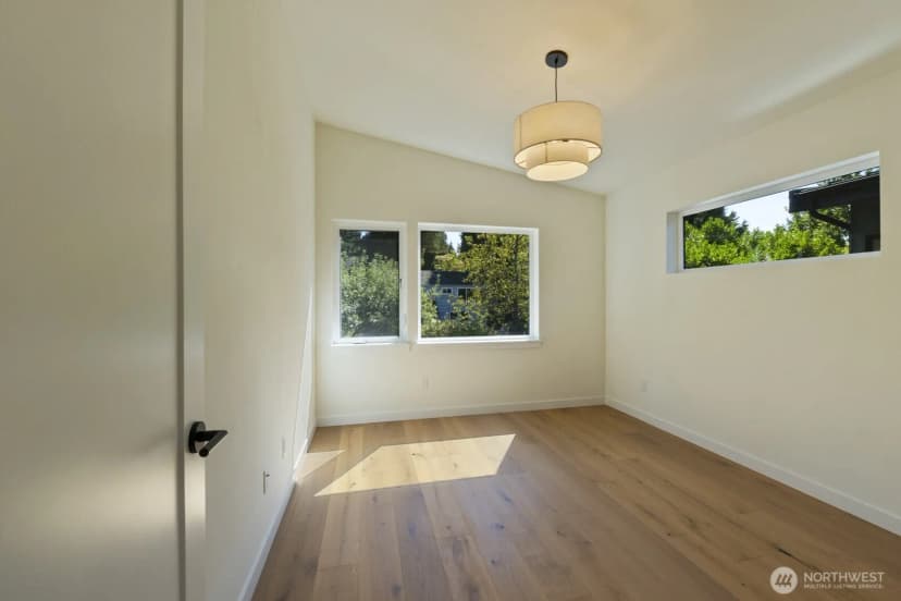 Property photo for 817 Ne 100th Street, Seattle photo 23