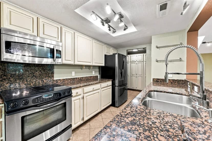 Property photo for 4048 Oxford Loop Se, Lacey photo 9