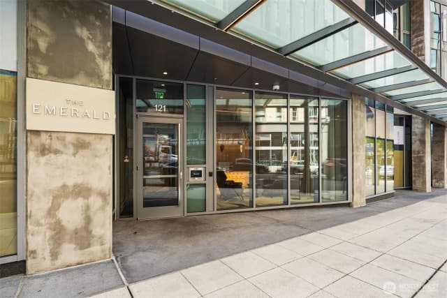 Property photo for 121 Stewart Street #908, Seattle photo 3