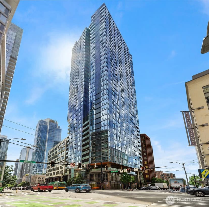 Property photo for 121 Stewart Street #908, Seattle photo 2