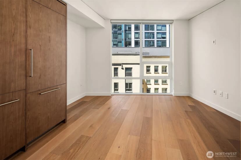 Property photo for 121 Stewart Street #908, Seattle photo 8