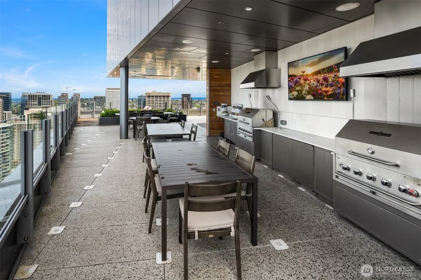 Property photo for 121 Stewart Street #908, Seattle photo 24