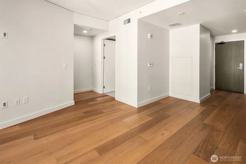 Property photo for 121 Stewart Street #908, Seattle photo 13