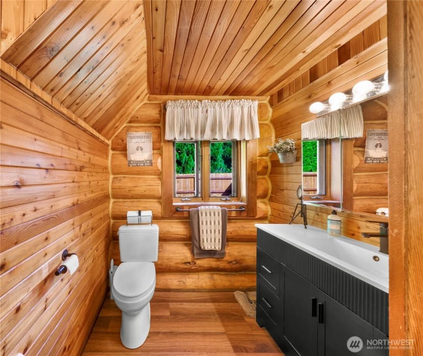Property photo for 1080 Victoria Street, Sumas photo 26